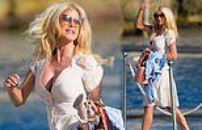Tuesday 17 May 2022 01:28 AM Victoria Silvstedt, 47, puts on a very busty display in a plunging cream dress ... trends now