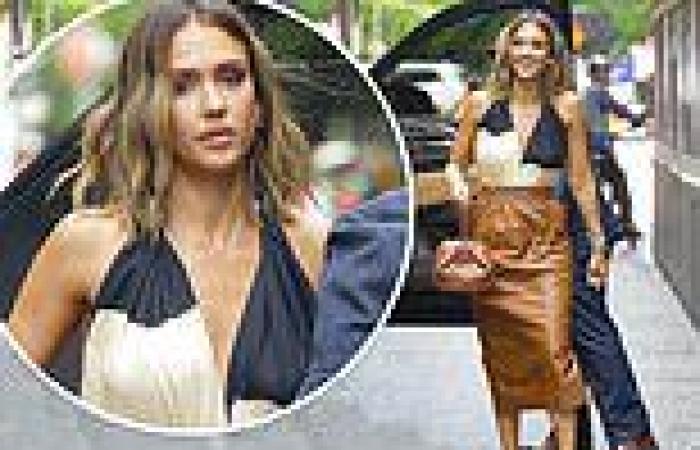 Wednesday 18 May 2022 05:04 PM Jessica Alba stuns in a plunging halter top as she arrives to Honest Beauty ... trends now