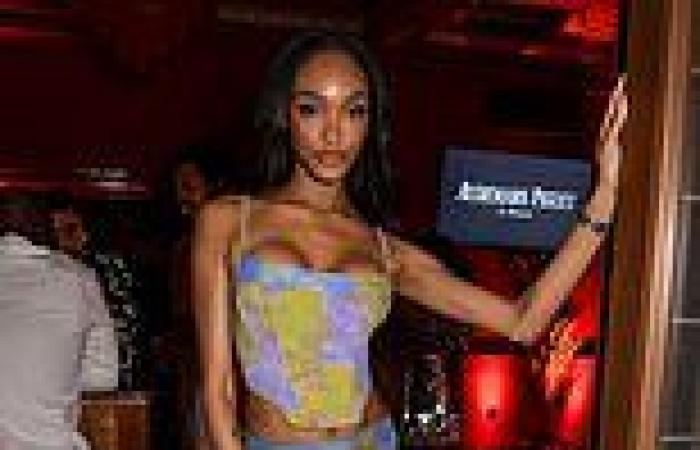 Wednesday 18 May 2022 01:10 AM Jourdan Dunn flaunts her incredible figure in a busty watercoloured crop top ... trends now