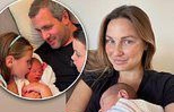 Wednesday 18 May 2022 04:55 PM Sam Faiers shares adorable snap cuddling her newborn son after opting for a ... trends now