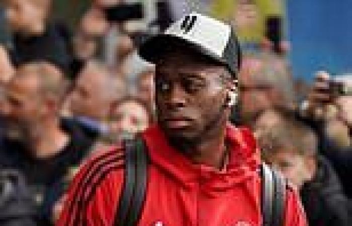 sport news Manchester United 'will let Aaron Wan-Bissaka and Eric Bailly leave this summer' trends now