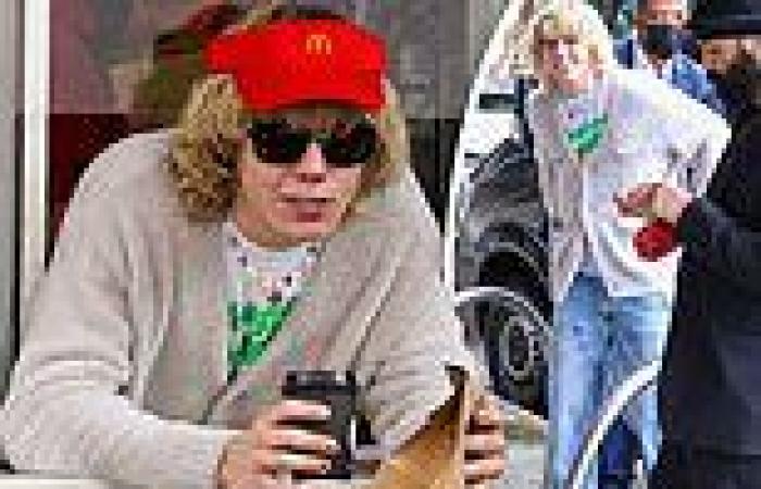 Sunday 22 May 2022 07:01 AM The Kid Laroi surprises fans by serving at McDonald's drive-through in Sydney's ... trends now