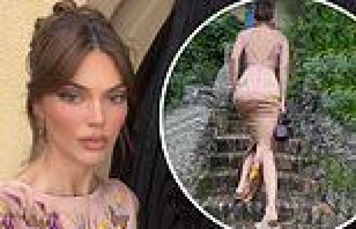 Monday 23 May 2022 09:52 AM Kendall Jenner struggles to walk in a skintight dress during Kourtney's lavish ... trends now