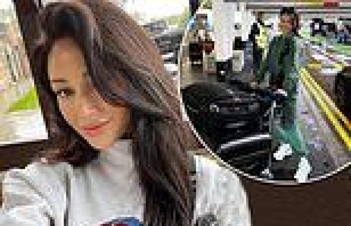 Sunday 29 May 2022 02:04 PM Michelle Keegan looks radiant in a sizzling selfie after jetting to Australia ... trends now