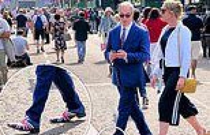 Thursday 2 June 2022 07:10 PM Nigel Farage dons pair of Union Jack shoes while chatting to mystery woman on ... trends now