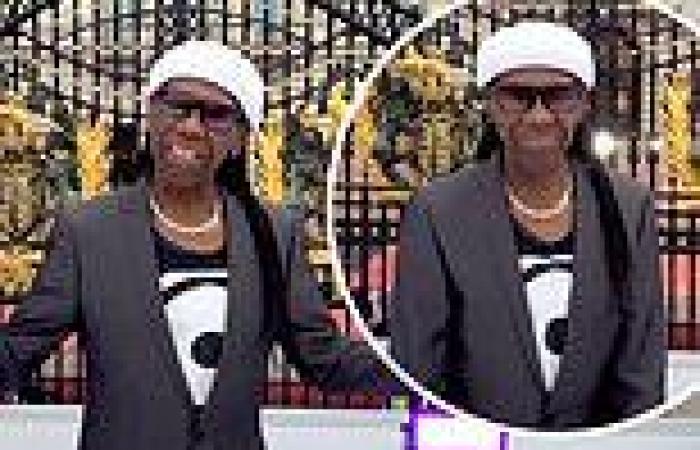 Saturday 4 June 2022 04:37 PM Nile Rodgers poses in front of Buckingham Palace as he rehearses for Platinum ... trends now
