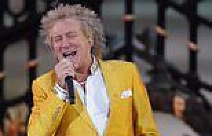 Sunday 5 June 2022 04:10 PM Rod Stewart says the BBC 'MADE him sing Sweet Caroline' at Platinum Jubilee ... trends now