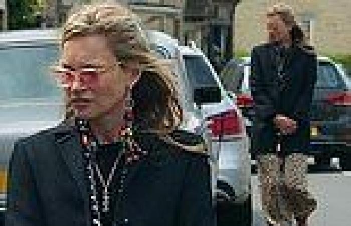 Friday 10 June 2022 11:04 PM Kate Moss pays tribute to Depp by copying bohemian style with bead earrings ... trends now