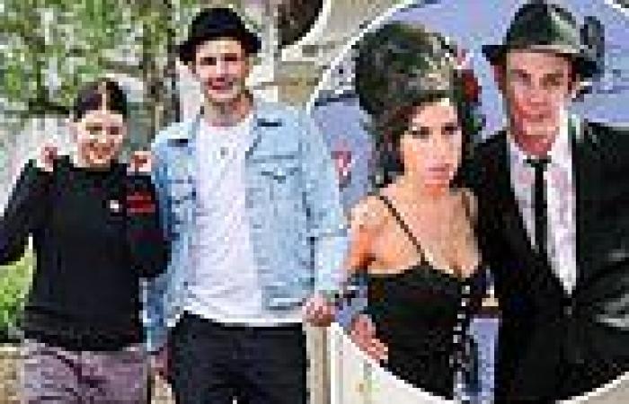 Friday 10 June 2022 05:31 PM Amy Winehouse's ex-husband Blake Fielder-Civil enjoys a romantic stroll with a ... trends now