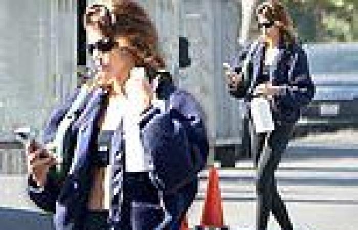 Saturday 11 June 2022 12:34 AM Kaia Gerber displays her trim tummy and slender legs as she heads to the gym in ... trends now
