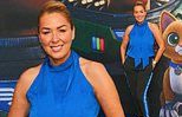Saturday 11 June 2022 05:04 PM Claire Sweeney cuts a stylish figure in a blue silk halterneck top trends now