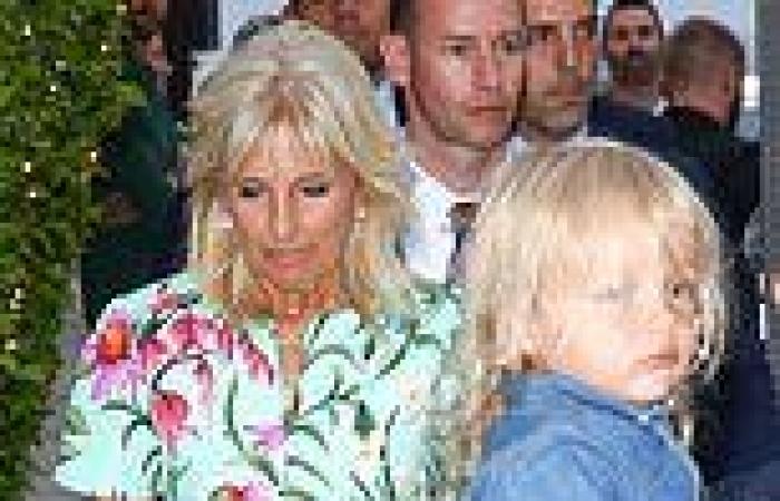 Saturday 11 June 2022 08:40 PM Jill Biden grabs a bite to eat with her grandkids at celeb hotspot in LA trends now