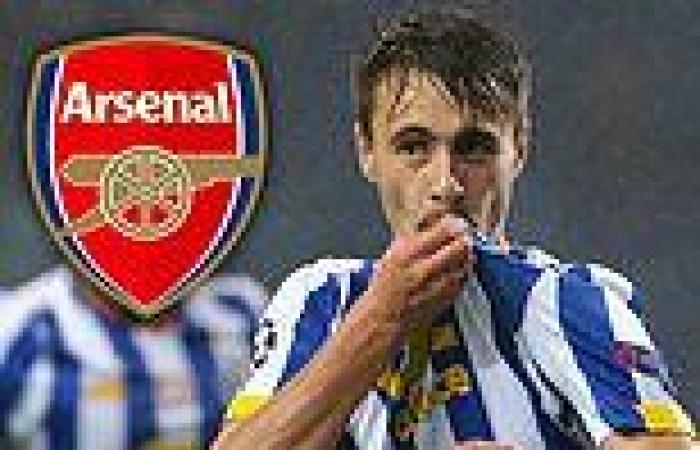 sport news Arsenal reportedly agree five-year deal for Porto's forward Fabio Vieira in ... trends now