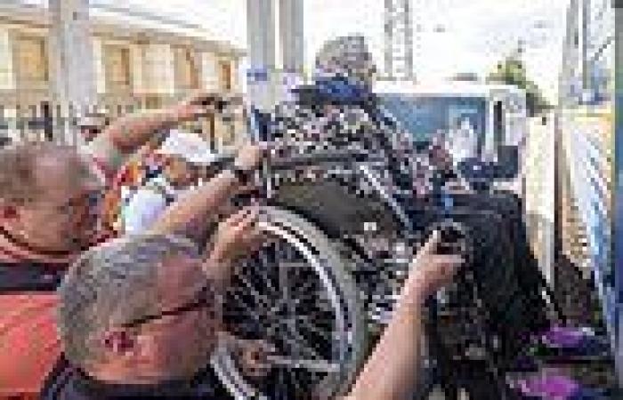 Wednesday 22 June 2022 10:05 PM Wheelchair users are lifted on to train carriages as they flee their homes in ... trends now
