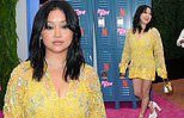 Thursday 23 June 2022 09:02 PM Lana Condor gets leggy in yellow-patterned minidress at premiere for comedy ... trends now