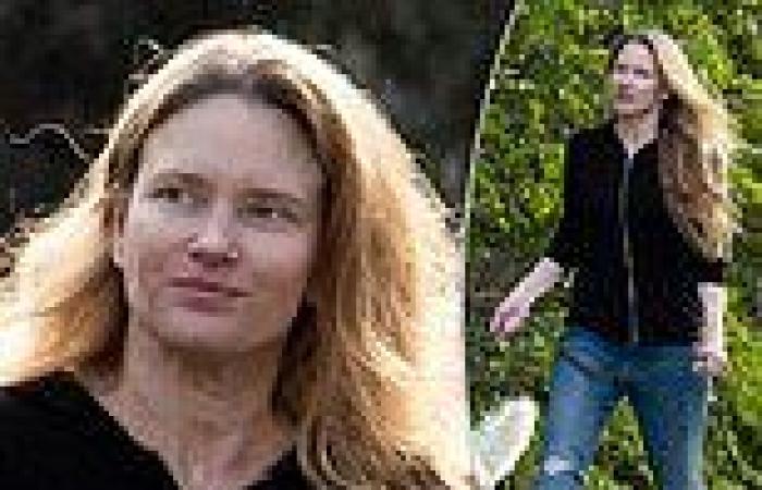 Thursday 23 June 2022 04:50 AM Elon Musk's ex-wife Justine Wilson walks ...