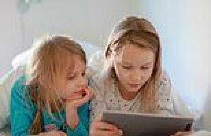 Thursday 23 June 2022 11:39 PM Screen time of primary-age children increased by an hour and 23 minutes a day ... trends now
