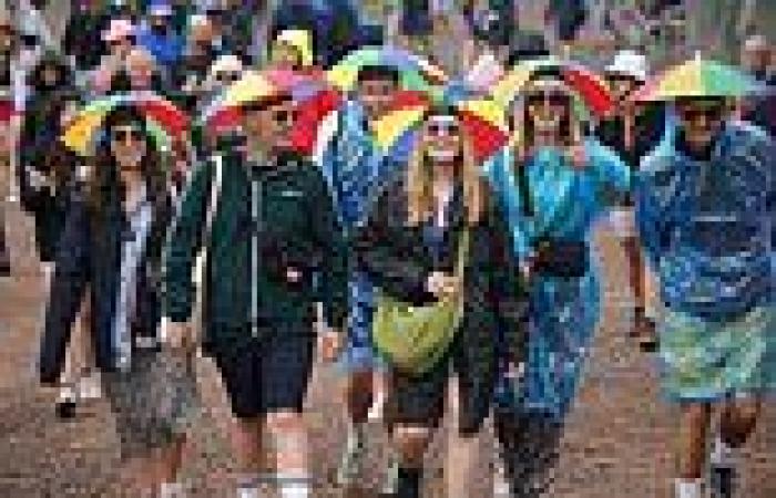 Friday 24 June 2022 12:42 PM UK weekend weather forecast: Glastonbury revellers swamp skimpy outfits for ... trends now