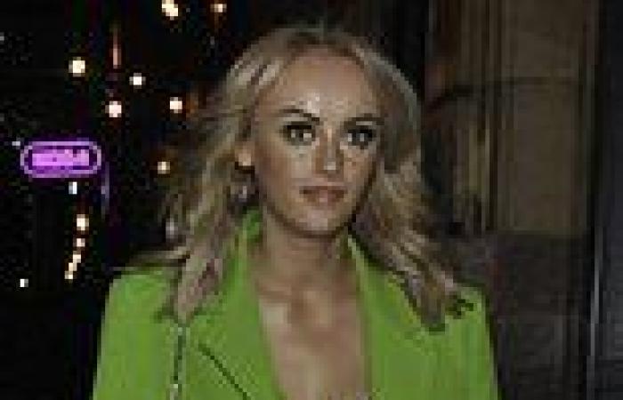 Saturday 25 June 2022 12:24 AM Katie McGlynn exposes her cleavage in a plunging black top beneath green blazer ... trends now