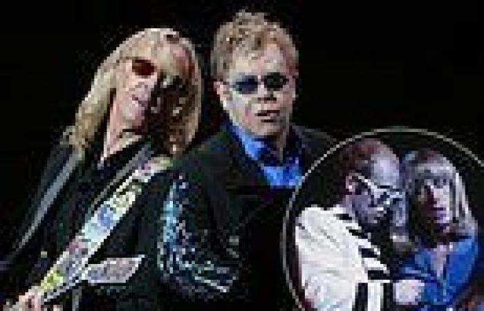 Sunday 26 June 2022 05:03 PM Elton John's guitarist Davey Johnstone says vitamins and herbal tea are order ... trends now