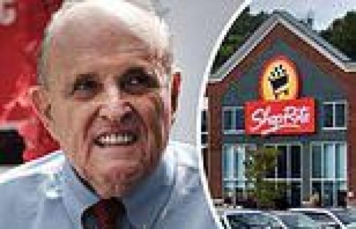 Sunday 26 June 2022 11:21 PM Rudy Giuliani attacked slapped Staten Island supermarket by worker who said ... trends now