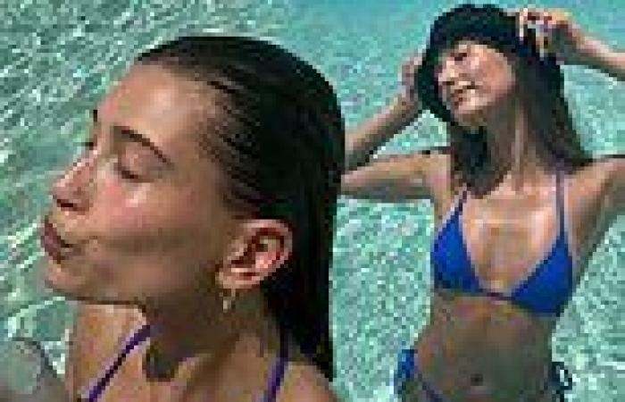 Sunday 26 June 2022 10:27 PM Hailey Bieber rocks a blue bikini as she enjoys a trip to The Bahamas with ... trends now