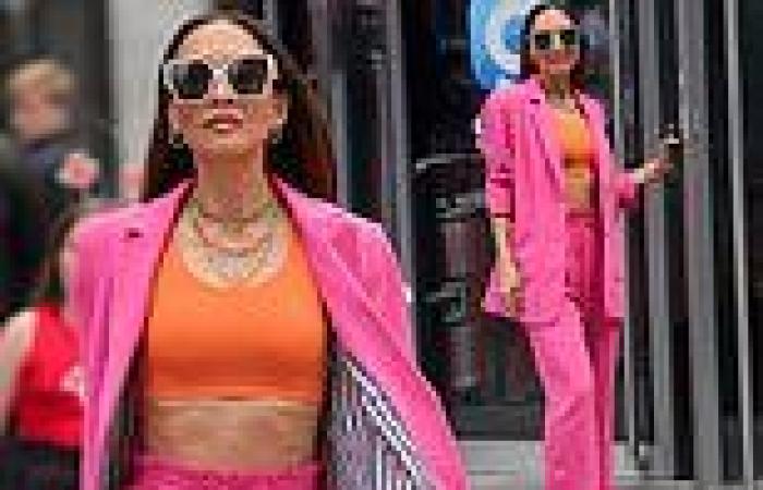 Friday 1 July 2022 05:03 PM Myleene Klass displays her very taut abs in a bright orange bra top and hot ... trends now