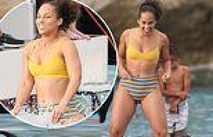 Sunday 3 July 2022 10:27 PM Alicia Keys shows off her fit summer body in a bikini while vacationing with ... trends now