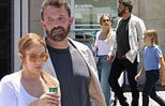 Sunday 3 July 2022 06:51 PM Ben Affleck and Jennifer Lopez cut casual figures as they go browsing for cars ... trends now