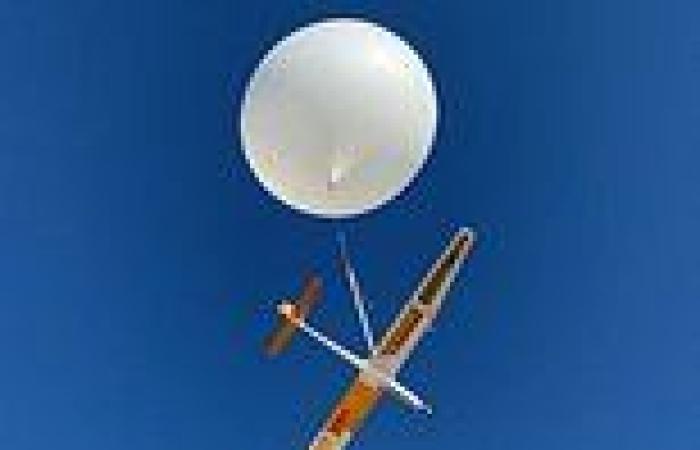 Monday 4 July 2022 04:45 PM NASA scientist designs albatross-inspired SPACE GLIDER that could soar above ... trends now