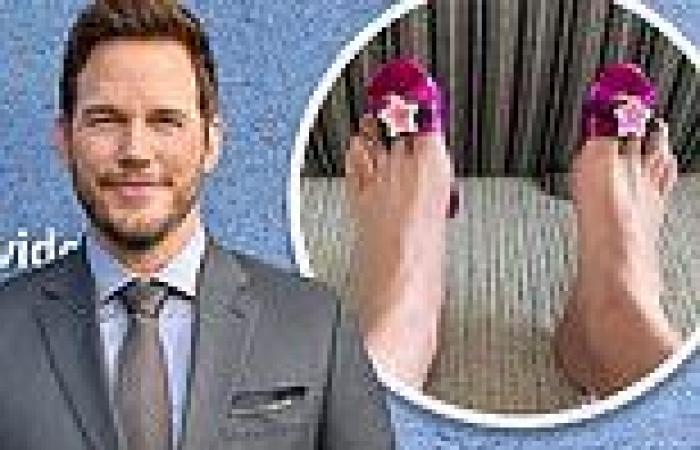 Tuesday 5 July 2022 02:21 AM Chris Pratt celebrates the 4th of July by wearing daughter Lyla's shoes trends now