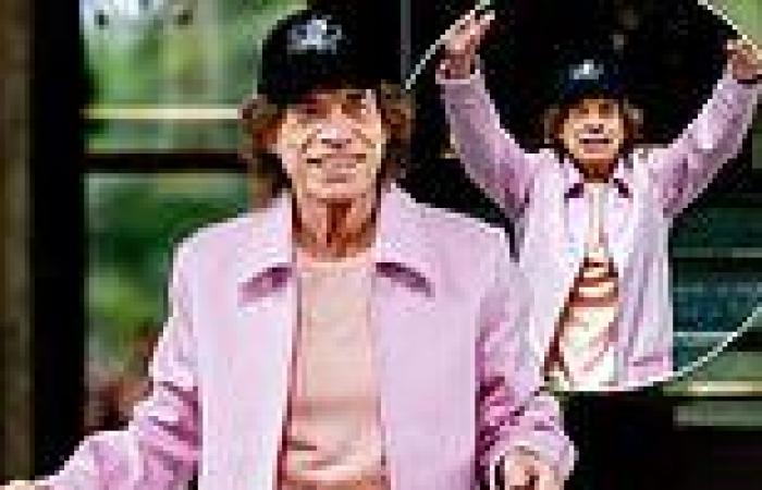 Thursday 7 July 2022 05:30 PM Mick Jagger waves to fans outside his hotel ahead of The Rolling Stones' show ... trends now