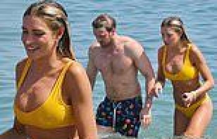 Monday 1 August 2022 02:54 PM Zara McDermott slips into a yellow bikini as she hits the beach with Sam ... trends now