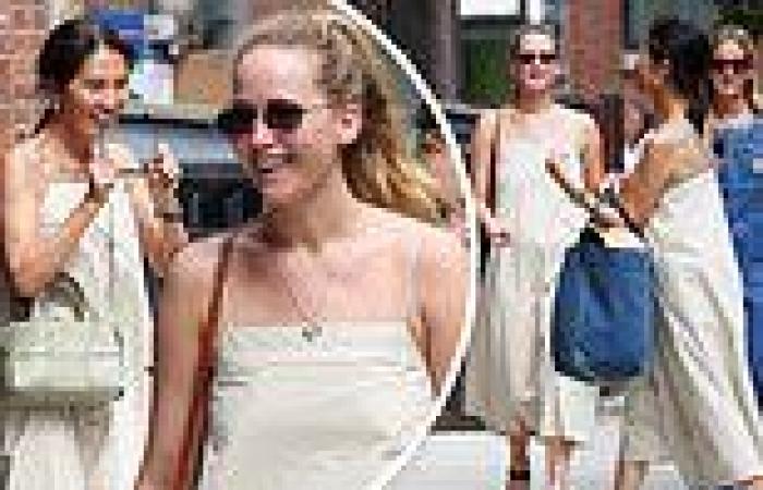 Monday 1 August 2022 07:42 PM Jennifer Lawrence spots a New Yorker wearing the SAME exact dress trends now