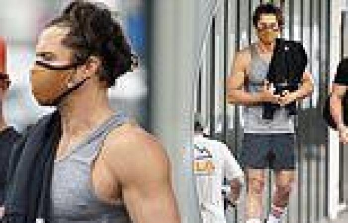 Tuesday 2 August 2022 12:48 AM Orlando Bloom shows off his bulging biceps as he steps out of the gym in Cairns trends now