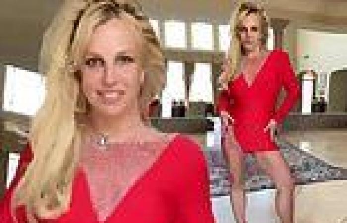 Tuesday 2 August 2022 02:09 AM Britney Spears shows off her toned legs while modeling a skimpy red-hot mini ... trends now