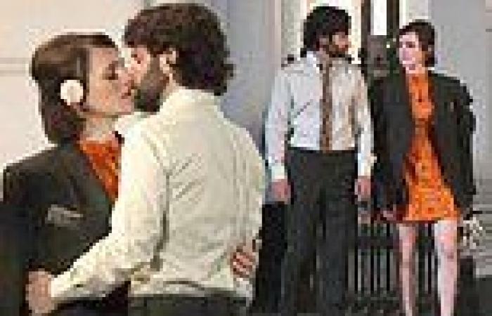Tuesday 2 August 2022 01:15 PM Penn Badgley and co-star Charlotte Ritchie share a kiss as they film season ... trends now