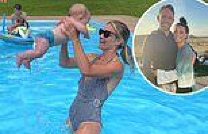 Wednesday 3 August 2022 09:21 AM Swimsuit clad Helen Skelton makes dig at ex Richie Myler as she takes their ... trends now