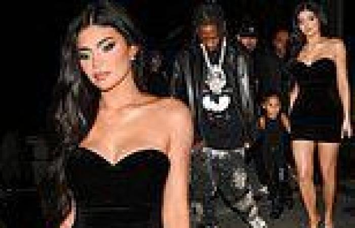 Friday 5 August 2022 03:13 AM Kylie Jenner stuns in a strapless black dress in outing with daughter Stormi ... trends now