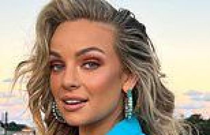 Saturday 6 August 2022 07:43 AM Abbie Chatfield doesn't look like this anymore! Bachelor star unveils her new ... trends now