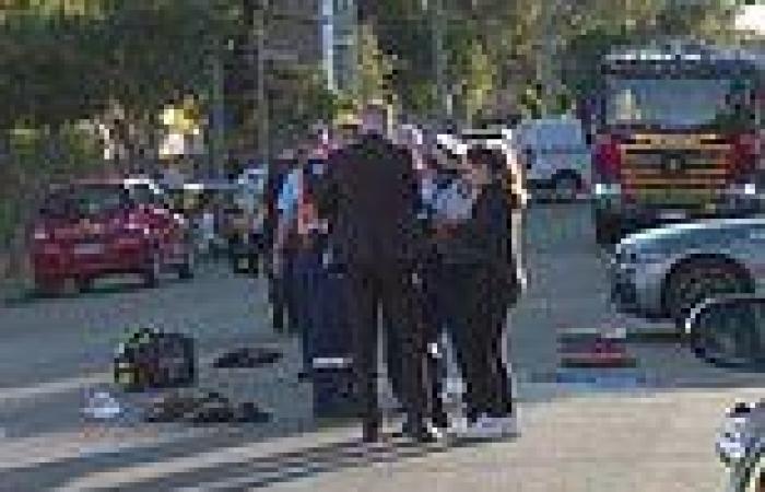 Sunday 7 August 2022 08:46 AM Stabbing Merrylands: Sydney man fighting for life after being knifed trends now