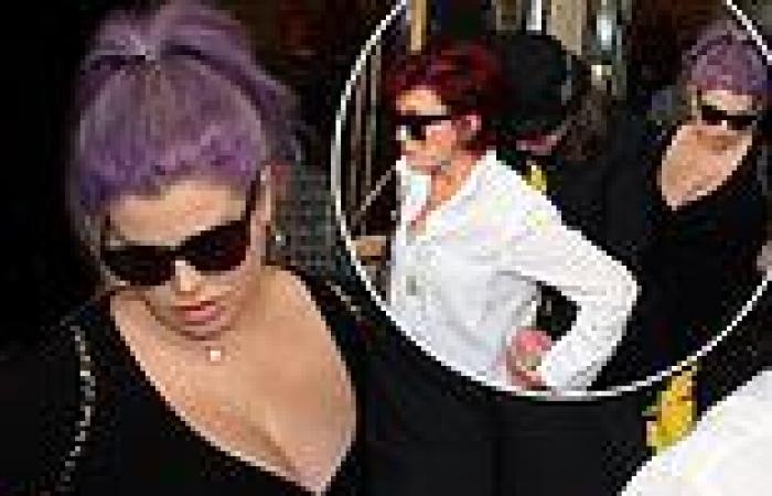 Sunday 7 August 2022 04:52 PM Pregnant Kelly Osbourne steps out in a plunging black maxi dress with Sharon ... trends now