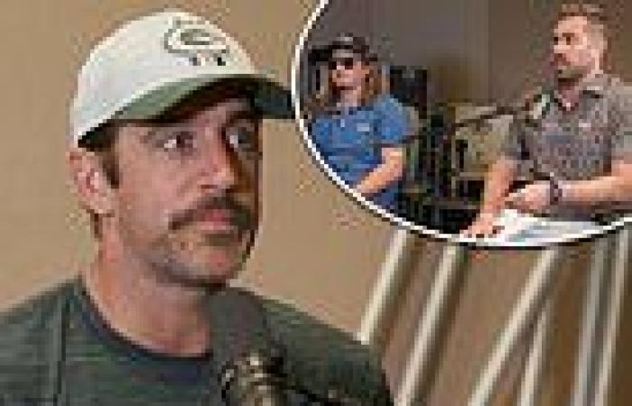 sport news Packers star Aaron Rodgers fumes during Barstool Sports interview over vaccine ... trends now