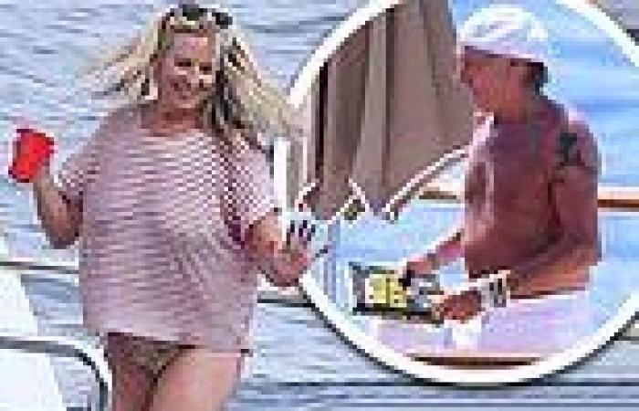 Wednesday 10 August 2022 11:37 PM Leggy Penny Lancaster, 51, dances aboard luxury yacht with shirtless Rod ... trends now