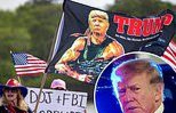 Wednesday 10 August 2022 04:34 AM Day two of protests outside Trump's Florida residence draws raucous crowd trends now
