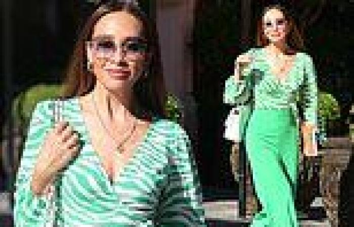 Thursday 11 August 2022 03:22 PM Myleene Klass is a dream in green as she turns heads in a bold animal print ... trends now