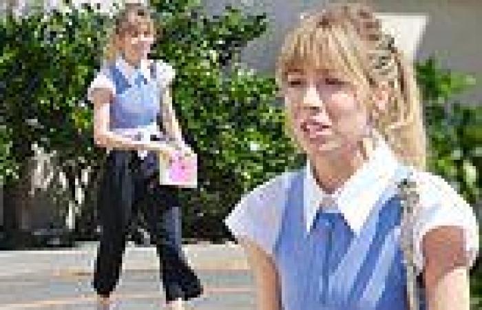 Sunday 14 August 2022 05:37 AM Jennette McCurdy looks preppy as she arrives at signing for her new memoir in LA trends now
