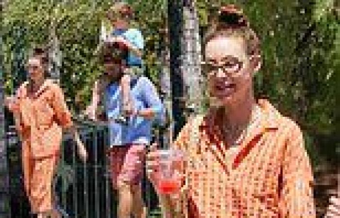 Monday 15 August 2022 05:19 PM Whitney Port models an orange pajama set with husband Tim Rosenman and their ... trends now