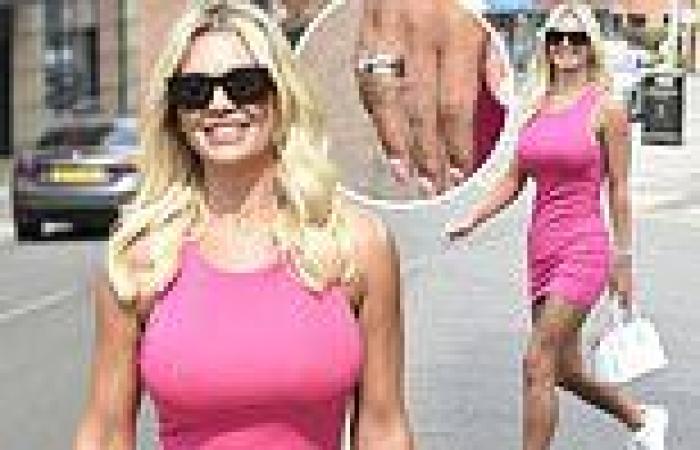 Tuesday 16 August 2022 09:49 PM Christine McGuinness switches her wedding ring to her right hand following ... trends now