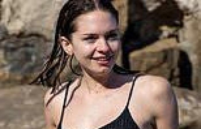 Wednesday 17 August 2022 01:52 PM Melanie Griffiths' daughter Stella Banderas looks incredible in a black bikini   trends now